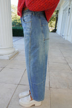 Load image into Gallery viewer, THE BARREL JEANS
