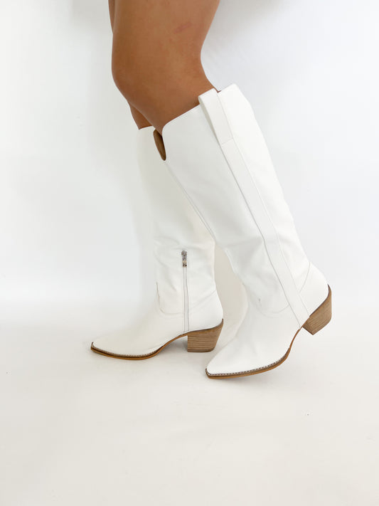 THE CLASSIC BOOTS - WHITE